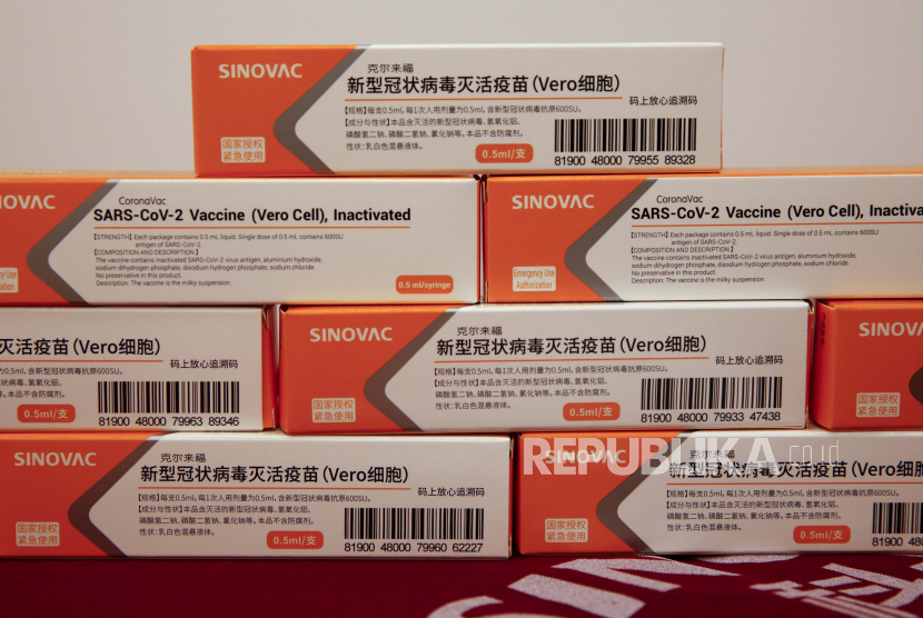  Kandidat vaksin COVID-19 Sinovac, CoronaVac ditampilkan di Sinovac Biotech selama kunjungan media yang diselenggarakan pemerintah di Beijing, China, 24 September 2020. Sinovac adalah pembuat vaksin China yang mengembangkan kandidat vaksin COVID-19 yang disebut CoronaVac.