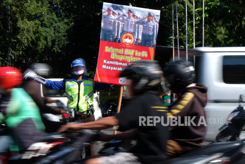 Lalu lintas di Solo, Jawa Tengah. (ilustrasi). Pemkot Surakarta menyiapkan antisipasi lalu lintas di mana 14 juta kendaraan diprediksi memasuki Solo. 