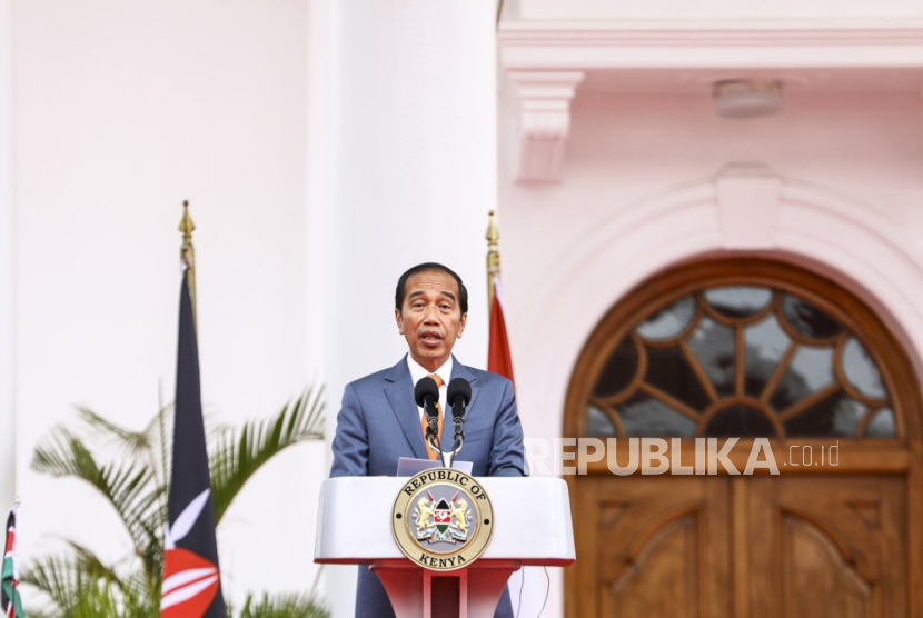  President of Indonesia Joko Widodo speaks during a joint press conference with his Kenyan counterpart after holding bilateral talks at Statehouse in Nairobi, Kenya, 21 August 2023. Widodo is on a state visit to Kenya making him the first Head of State of Indonesia to visit Kenya. During their bilateral talks, they agreed on areas of cooperation and witnessed the signing of four Memoranda of Understanding and a letter of intent to strengthen commercial collaboration and the promotion of investment between the two countries. 