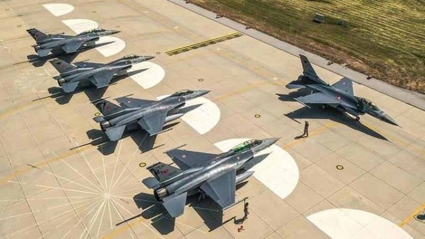 Amandemen yang sebelumnya diperkenalkan di Dewan Perwakilan Rakyat Amerika Serikat (AS), yang memberikan sejumlah persyaratan terkait penjualan jet tempur F-16 ke Turki, telah dihapus dalam keputusan pengeluaran anggaran pertahanan akhir AS.