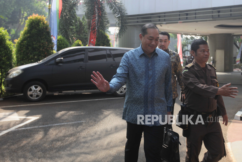 Mantan Menteri Perdagangan Muhammad Lutfi (kiri). Eks Mendag Lutfi mengungkap penyebab Presiden Jokowi seperti berlari dikejar deadline