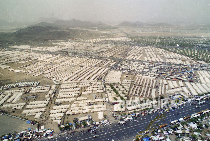 Ilustrasi suasana di Arafah saat puncak haji.
