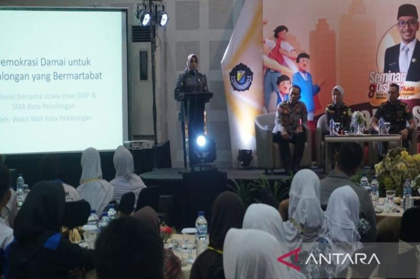 Pemkot Pekalongan dan DPRD Dorong Pemahaman Demokrasi Damai di Kalangan Pelajar