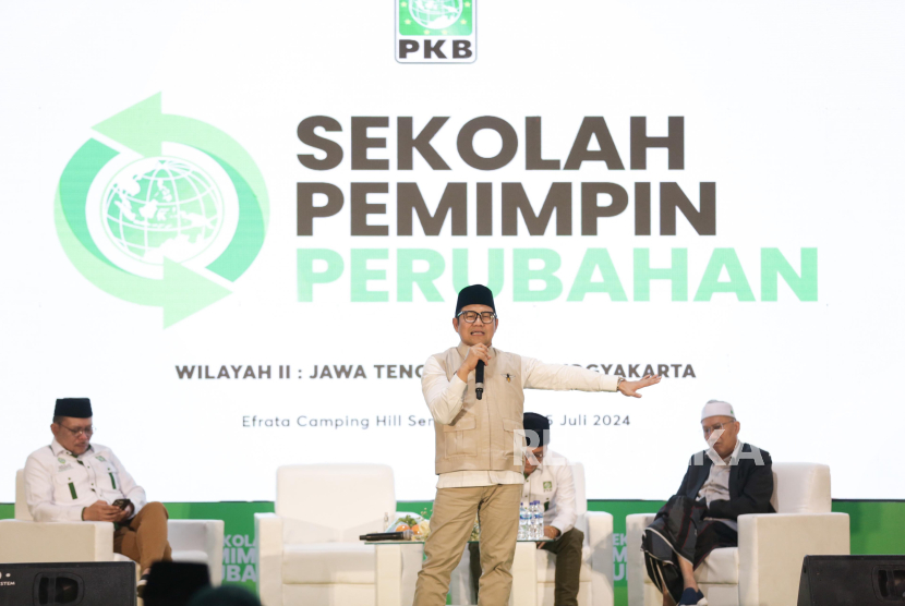 Ketua Umum Partai Kebangkitan Bangsa (PKB) Abdul Muhaimin Iskandar saat membuka Sekolah Pemimpin (Sespim) Perubahan Wilayah II di Ungaran, Semarang, Ahad (14/7/2024).