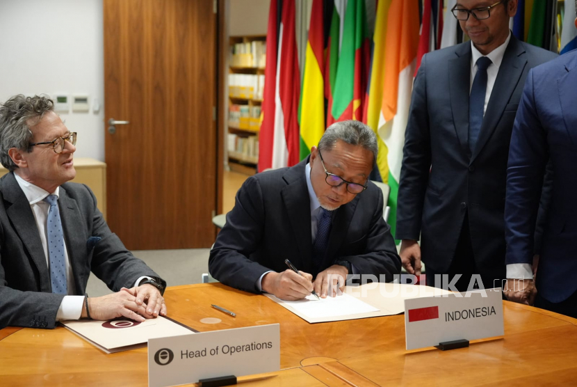 Menteri Perdagangan Zulkifli Hasan akhirnya menandatangani Persetujuan Kopi Internasional atau International Coffee Agreement (ICA) 2022 di Sekretariat Organisasi Kopi Internasional (ICO) London, Inggris, pada Rabu, (8/3/2023) waktu setempat. 