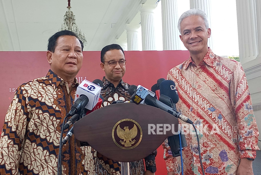Three future presidential candidates Prabowo Subianto, Anies Baswedan and Ganjar Pranowo after President Joko Widodo's reception at Merdeka Palace, Jakarta, Monday (30/10/2023).