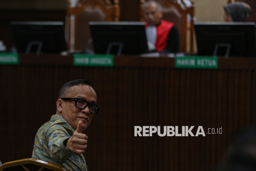 Terdakwa Immanuel Ebenezer atau Noel menjalani sidang perdana di Pengadilan Tipikor, Jakarta, Senin (19/1/2026). Sidang tersebut beragendakan pembacaan dakwaan terhadap Mantan Wakil Menteri Ketenagakerjaan Noel dan terdakwa lainnya dalam kasus dugaan pemerasan pengurusan sertifikat K3 (Keselamatan dan Kesehatan Kerja) di lingkungan Kementerian Ketenagakerjaan.