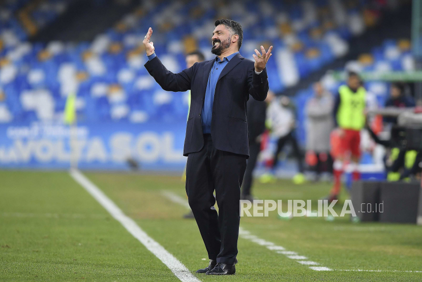 Napoli coach Gennaro Gattuso gestures during an Italian Cup eightfinal soccer match between Napoli and Perugia, at the San Paolo stadium in Naples, Italy, Tuesday, Jan. 14, 2020.