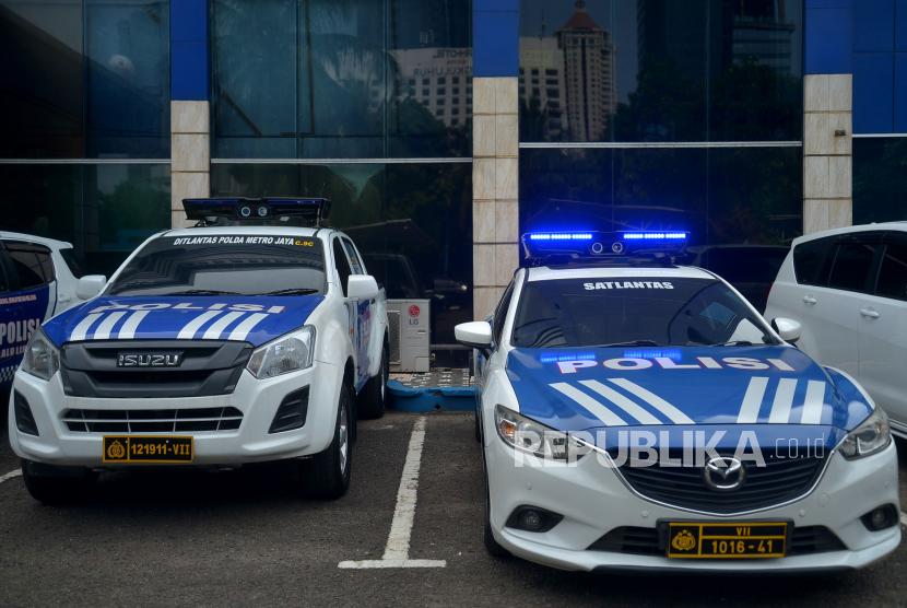 Mobil patroli polisi ilustrasi. Polda Metro Jaya menerjunkan jajaran penjabat utamanya untuk bertemu dan mendengar langsung berbagai keluhan dan aspirasi dari masyarakat demi memberikan pelayanan yang lebih baik ke depan.