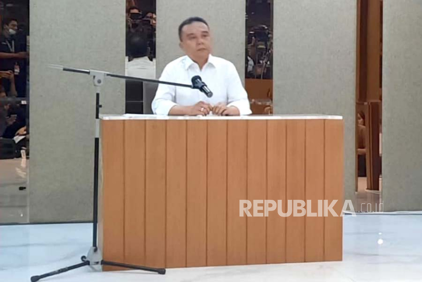 Ketua Harian DPP Partai Gerindra Sufmi Dasco Ahmad menyampaikan sikap resmi partainya atas langkah politik PKB menerima tawaran Partai Nasdem, di Kompleks Parlemen, Senayan, Jakarta, Jumat (1/9/2023). 