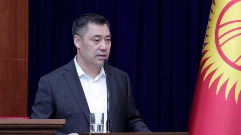 Perdana Menteri Krgyzstan Sadyr Zhaparov pada Kamis (16/10) mengumumkan bahwa dia mengambil alih kekuasaan kepresidenan