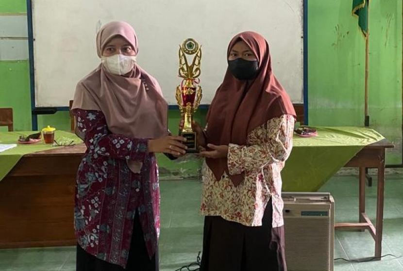 Tiga Siswi MTsN 3 Bantul Juara Video Kreatif se-DIY