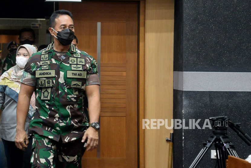 Panglima TNI Jenderal TNI Andika Perkasa meminta jajara-nya mempermudah seleksi bergabung Satuan Tugas (Satgas) Perdamaian Dunia. Ilustrasi.