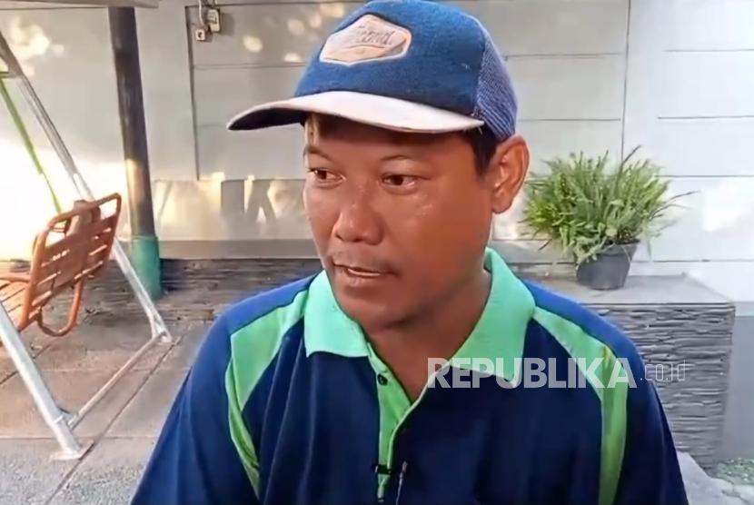 Suharsono, tetangga yang mengaku bersama Pegi Setiawan di Bandung pada 27 Agustus 2016 silam.