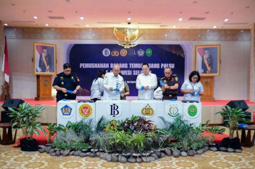 BI dan Polda Sulsel bersama Botasupal musnahkan 23.185 lembar upal.