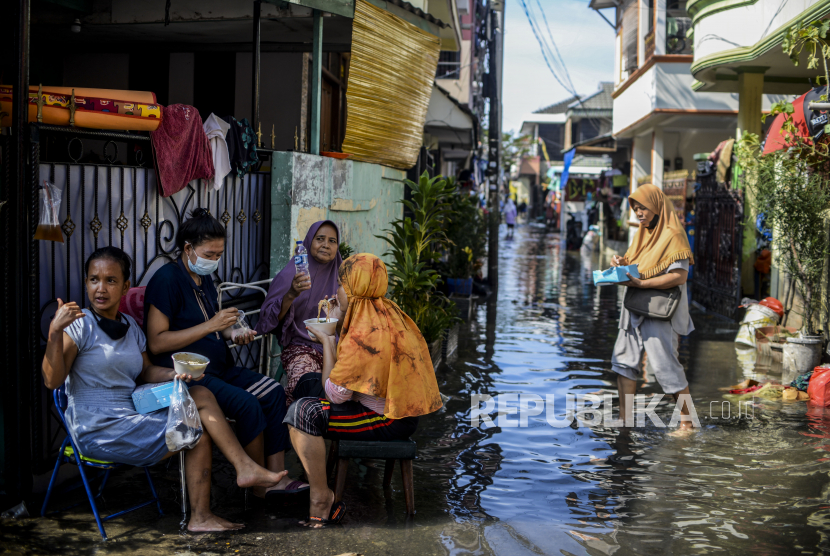 Badan Penanggulangan Bencana Daerah (BPBD) DKI Jakarta memetakan setidaknya ada 100 rukun warga (RW) dari 47 kelurahan di wilayah Jakarta sebagai daerah rawan bencana banjir. (Foto: Banjir di Jakarta)