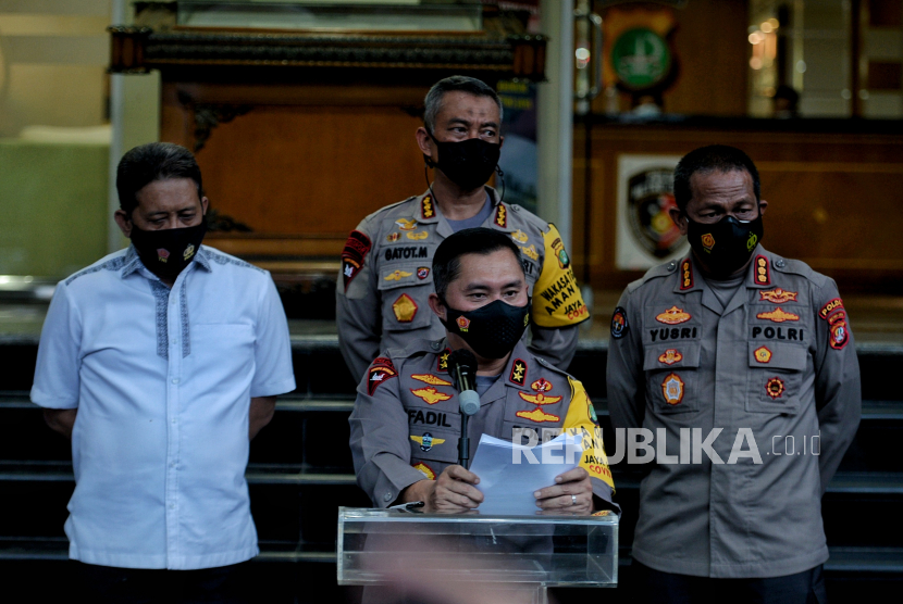 Kapolda Metro Jaya Irjen Pol Fadil Imran (tengah) telah menginstruksikan kepada jajarannya untuk terus melanjutkan razia knalpot bising demi ketenangan dan kenyamanan masyarakat selama bulan suci Ramadhan.