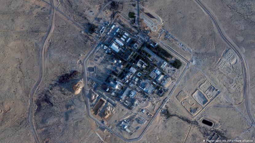 Reaktor Nuklir Dimona Diserang Rudal, Israel Balas Menyerang Suriah