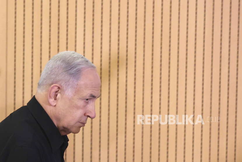 Perdana Menteri Benjamin Netanyahu. Elektabilitas dan popularitas Netanyahu merosot tajam  