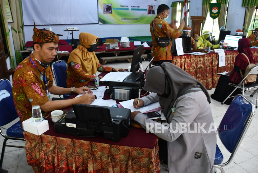 Dinas Pendidikan Jawa Timur memperpanjang proses pengambilan Personal Identification Number (PIN) pada Penerimaan Peserta Didik Baru (PPDB) jenjang SMA/SMK tahun 2022 hingga 4 Juli mendatang.