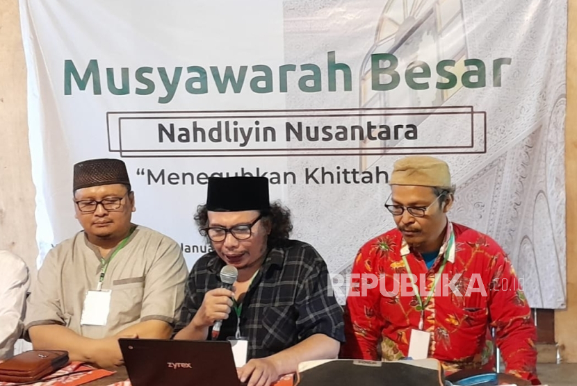 Koordinator Mubes Nahdliyin Nusantara, Hasan Bashri Marwa (baju kotak-kotak) di Kampung Mataraman, Panggungharjo, Sewon, Bantul, DIY, Ahad (28/1/2024).
