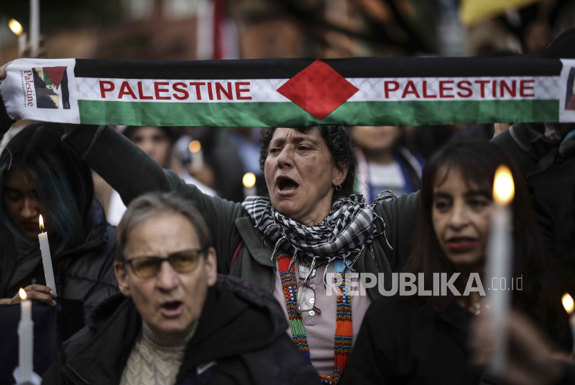 Demo membela Palestina.