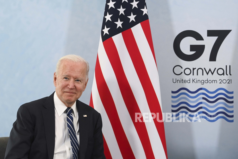Presiden AS Joe Biden berfoto saat bertemu dengan Perdana Menteri Inggris Boris Johnson (tidak ada di foto) menjelang KTT G7 Carbis Bay Hotel, Carbis Bay, Cornwall, Inggris, Kamis 10 Juni 2021.