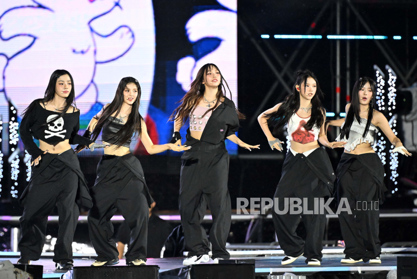  Girl group NewJeans performs at a K-pop concert for the 2023 World Scout Jamboree held at Seoul World Cup Stadium in western Seoul, South Korea, 11 August 2023.  