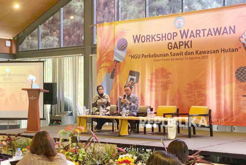 Gabungan Pengusaha Kelapa Sawit Indonesia menggelar workshop untuk awak media dengan tema HGU Perkebunan Sawit dan Kawasan Hutan yang digelar di Bandung, Jawa Barat, Rabu (23/8/2023). 