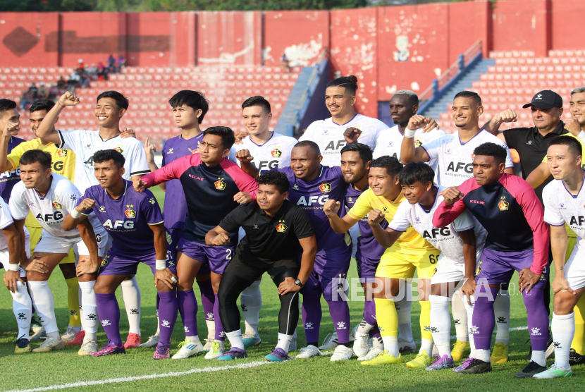 Sejumlah pesepak bola Persik Kediri di Liga 1 Indonesia.
