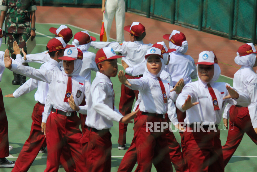 Siswa sekolah dasar (ilustrasi). Badan Pusat Statistik (BPS) menyatakan bahwa biaya pendidikan merupakan penyumbang utama inflasi Agustus 2024. 