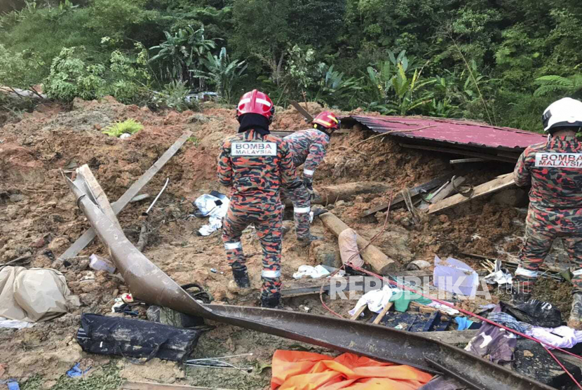 Satu orang warga Kabupaten Malang, Jawa Timur, Tuminah (84), dilaporkan meninggal dunia akibat longsor yang menimpa rumah di wilayah Desa Tulungrejo, Kecamatan Ngantang.