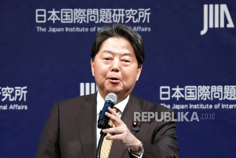 Menteri Luar Negeri Jepang Yoshimasa Hayashi. Jepang nyatakan dukungannya terhadap Swedia untuk gabung NATO.