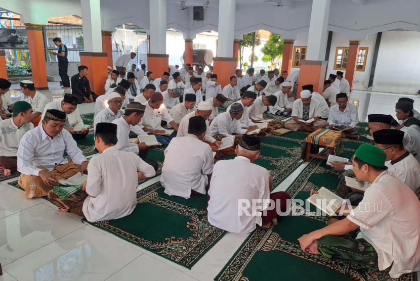 Ilustrasi suasana belajar di pesantren.