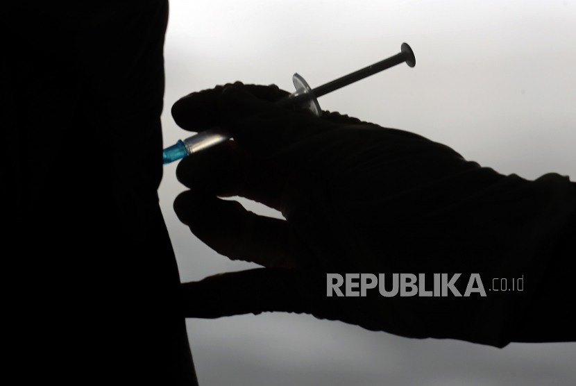 Komisi Perlindungan Anak Indonesia (KPAI) menyambut baik vaksin Covid-19 untuk anak. Penyediaan vaksin untuk anak merupakan wujud memenuhi hak kesehatan sesuai Undang-undang Nomor 35 tahun 2014 tentang Perlindungan Anak. (Ilustrasi vaksinasi Covid-19)