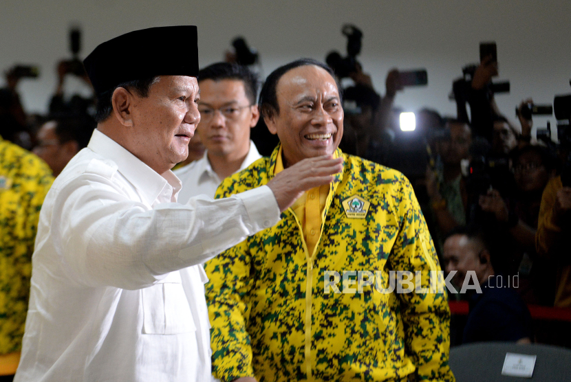 Ketua Umum Partai Gerindra sekaligus Bakal Calon Presiden Prabowo Subianto saat menghadiri Rapimnas II Partai Golkar di Kantor DPP Partai Golkar, Jakarta, Sabtu (21/10/2023). Rapimnas II Partai Golkar tersebut mengusulkan pasangan Bakal calon Presiden dan Wakil presiden pada pilpres 2024 yaitu Prabowo Subianto dan Gibran Rakabuming Raka.