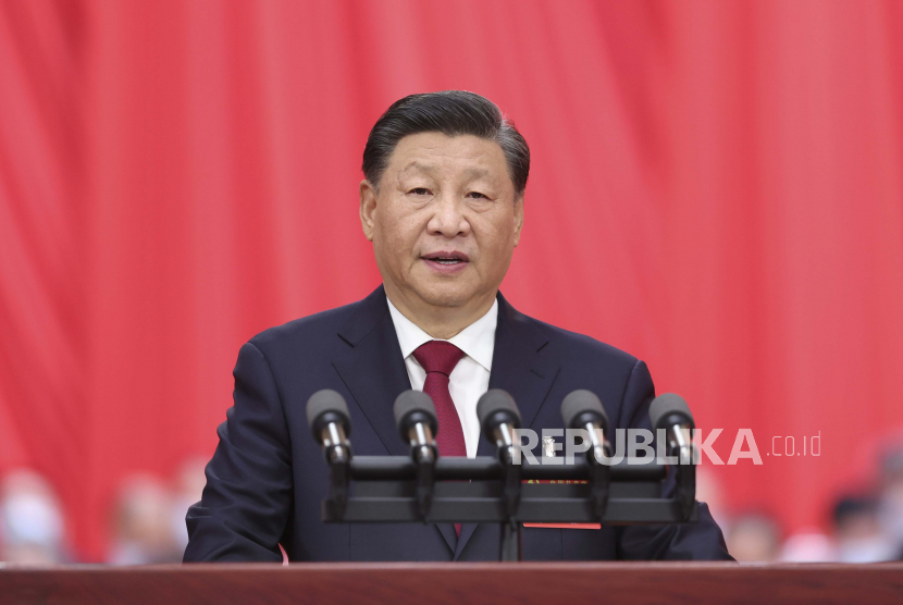  Presiden China Xi Jinping di Beijing pada Selasa (22/11/2022) mengatakan akan membawa sejumlah pihak yang bertanggung jawab atas kebakaran pabrik pakaian di Provinsi Henan yang menewaskan 38 orang ke lembaga peradilan.