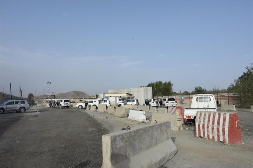 Bandara Internasional Hamid Karzai di Kabul kini berubah menjadi tempat pembuangan kendaraan rongsok.