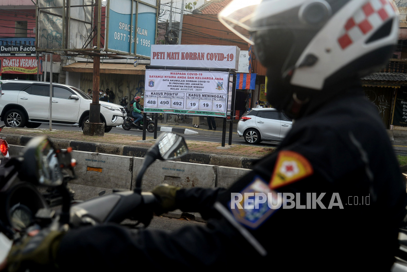 Replika peti mati korban Covid-19 terpasang di sejumlah sudut Kota Jakarta (ilustrasi)