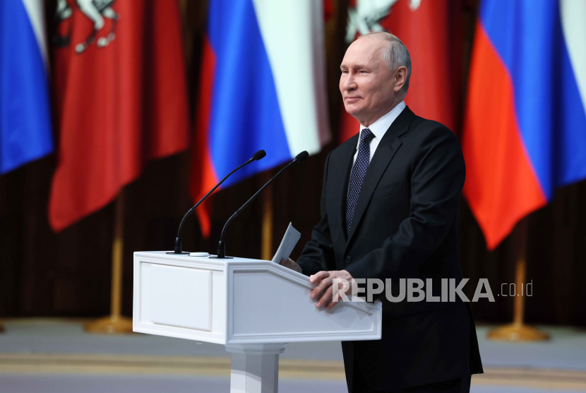 Presiden Rusia, Vladimir Putin mengatakan kunci untuk meyelesaikan konflik di Timur Tengah adalah dengan terbentuknya negara Palestina yang merdeka. 