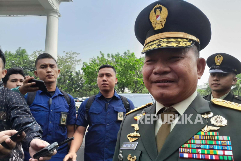 Former Army Chief of Staff (KSAD) General (Purn) Dudung Abdurrachman.