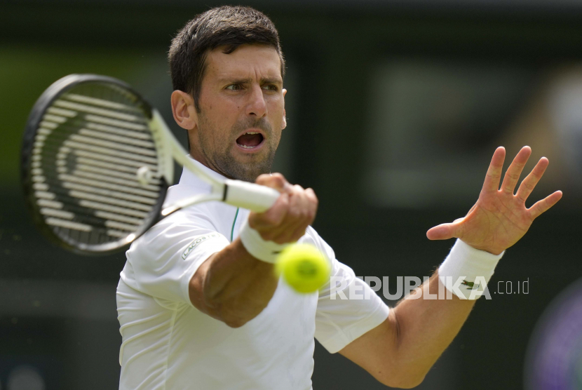 Petenis Serbia Novak Djokovic di Wimbledon.