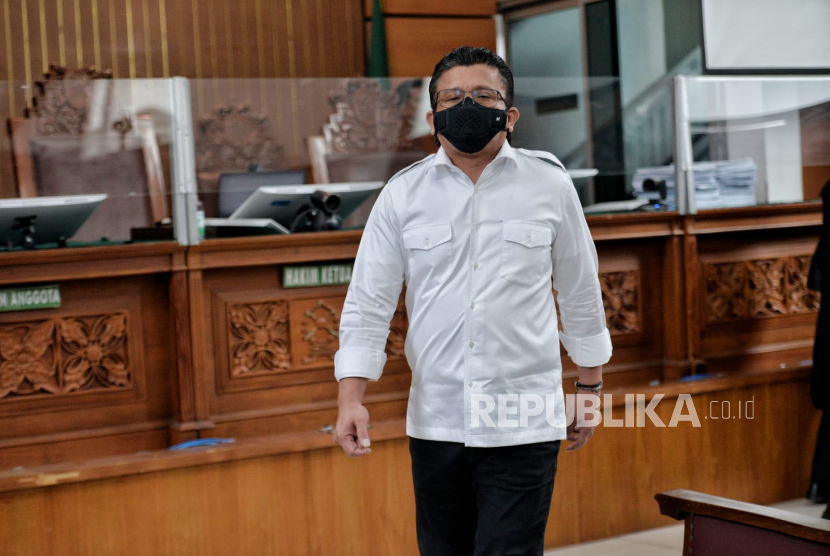 Ferdy Sambo saat menjalani sidang di Pengadilan Negeri Jakarta Selatan. MA pada Selasa (8/8/2023) mengubah vonis mati menjadi penjara seumur hidup terhadap Ferdy Sambo.