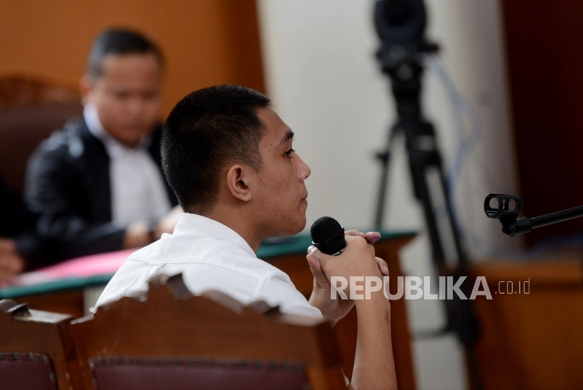 Terdakwa kasus penganiayaan David Ozora, Mario Dandy Satrio mengikuti sidang di Pengadilan Negeri Jakarta Selatan.