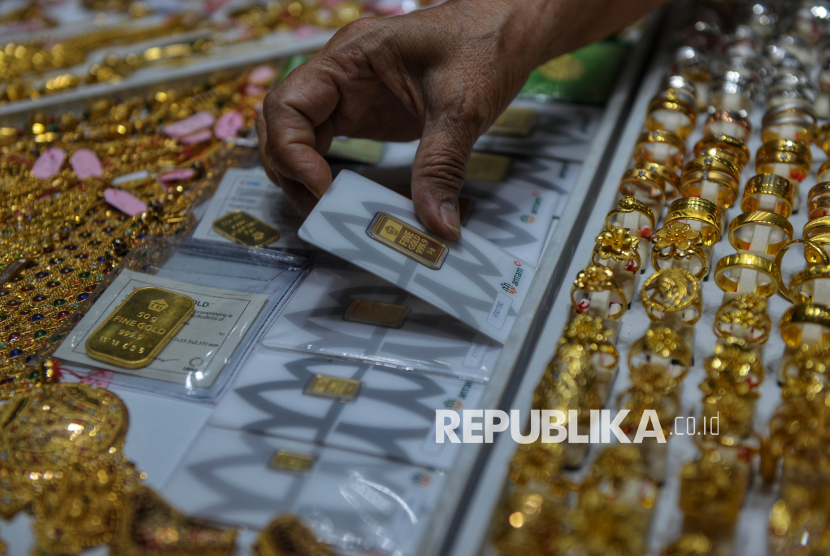 Pecah Rekor, Harga Emas Antam Melonjak Rp78 Ribu per Gram