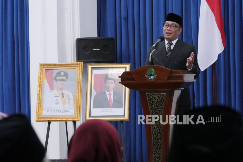 Gubernur Jawa Barat Ridwan Kamil bergabung dengan Partai Golkar. 