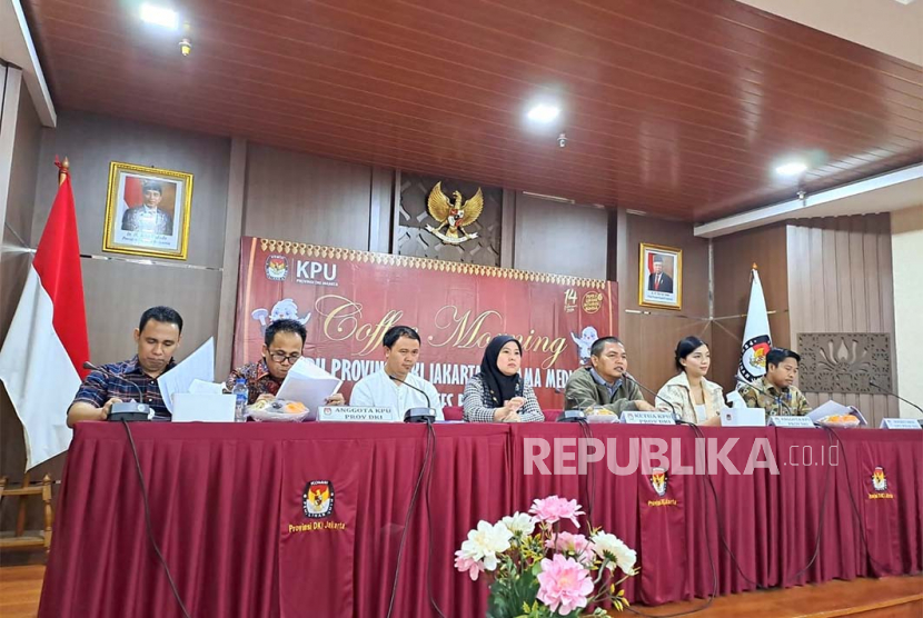 Para komisioner KPU DKI Jakarta dalam agenda coffee morning di kantor KPU DKI, Jakarta Pusat, Kamis (16/6/2023). 
