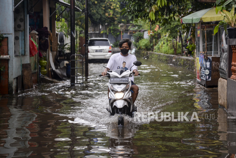 Banjir, ilustrasi. Wali Kota Jakarta Barat, Yani Wahyu Purwoko menginstruksikan jajaran lurah dan camat untuk memetakan titik banjir memasuki musim hujan. 