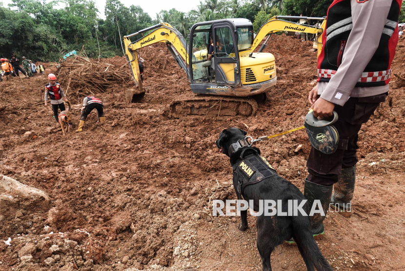 Pencarian Korban Longsor Cilacap Terkendala Faktor Cuaca