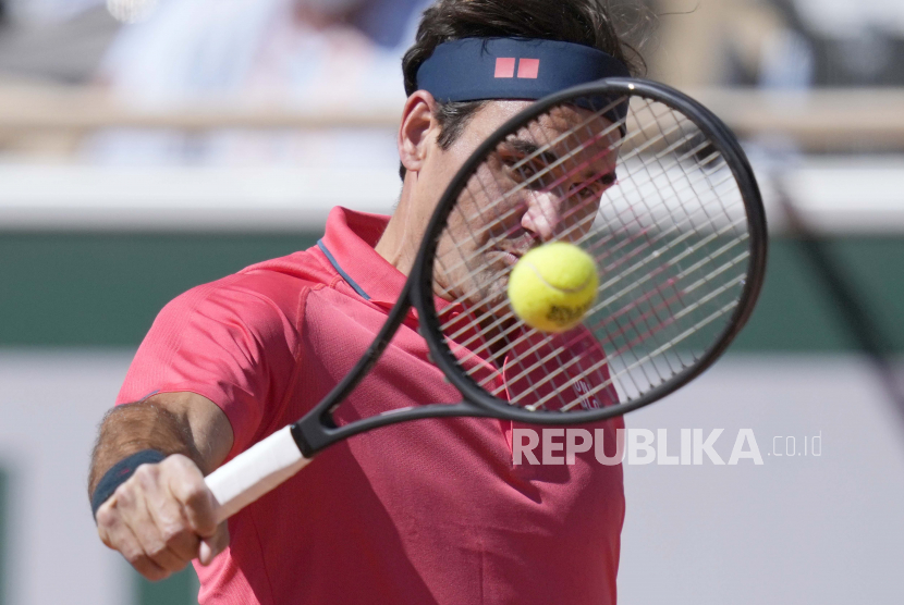 Petenis Swiss Roger Federer di French Open.